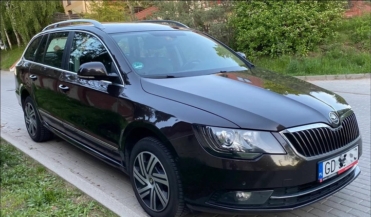 Skoda Superb cena 51537 przebieg: 253000, rok produkcji 2014 z Gdańsk małe 466